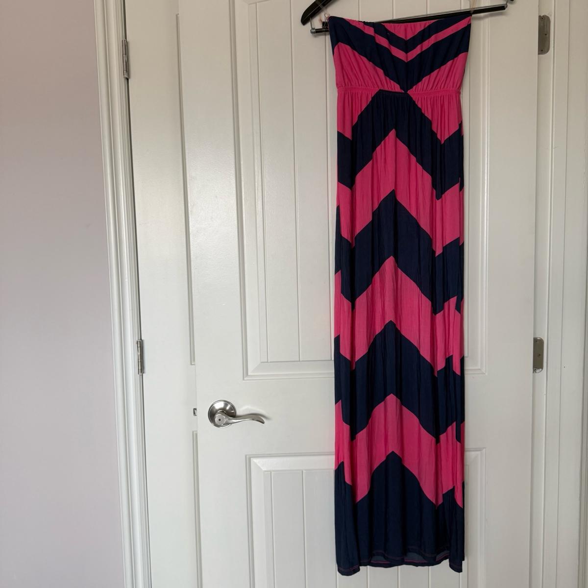 Bold Pink  Navy Chevron Strapless Maxi DressSize Small Eyeca