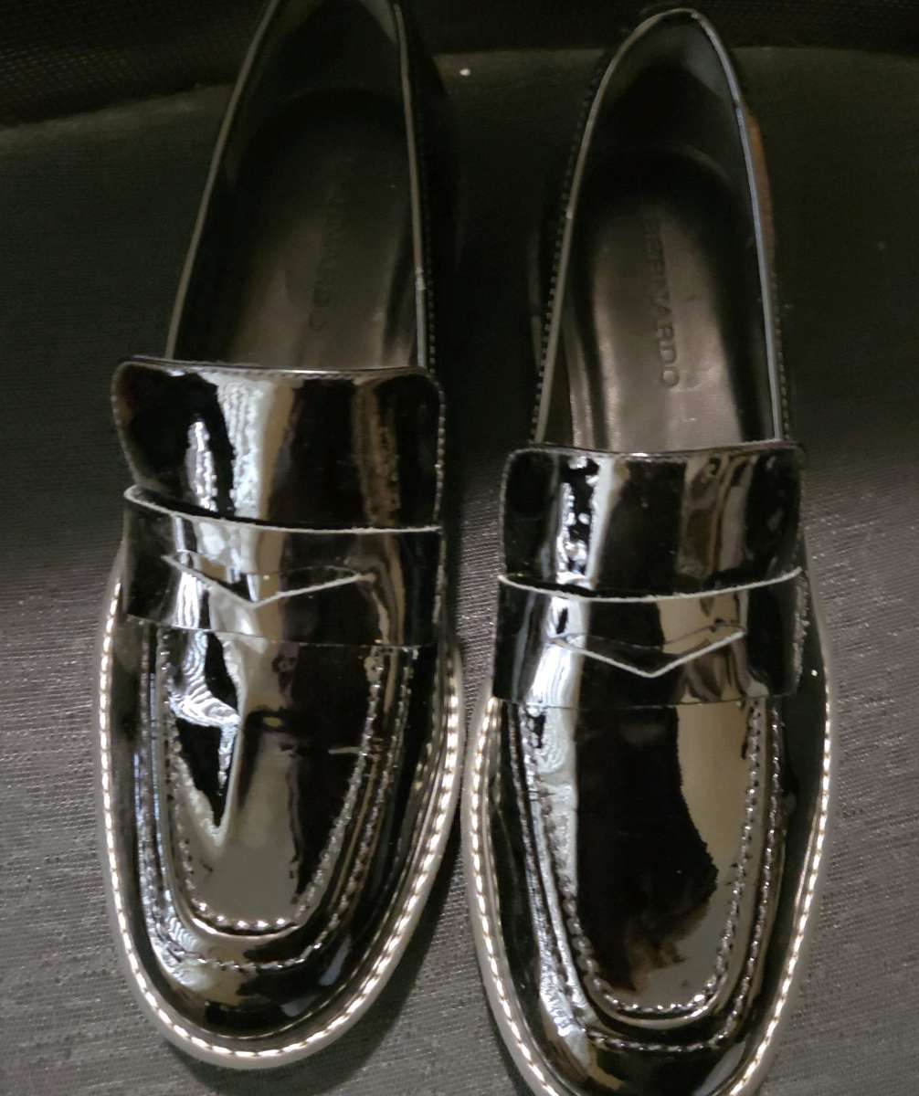 Bernardo Chandler Loafers New
