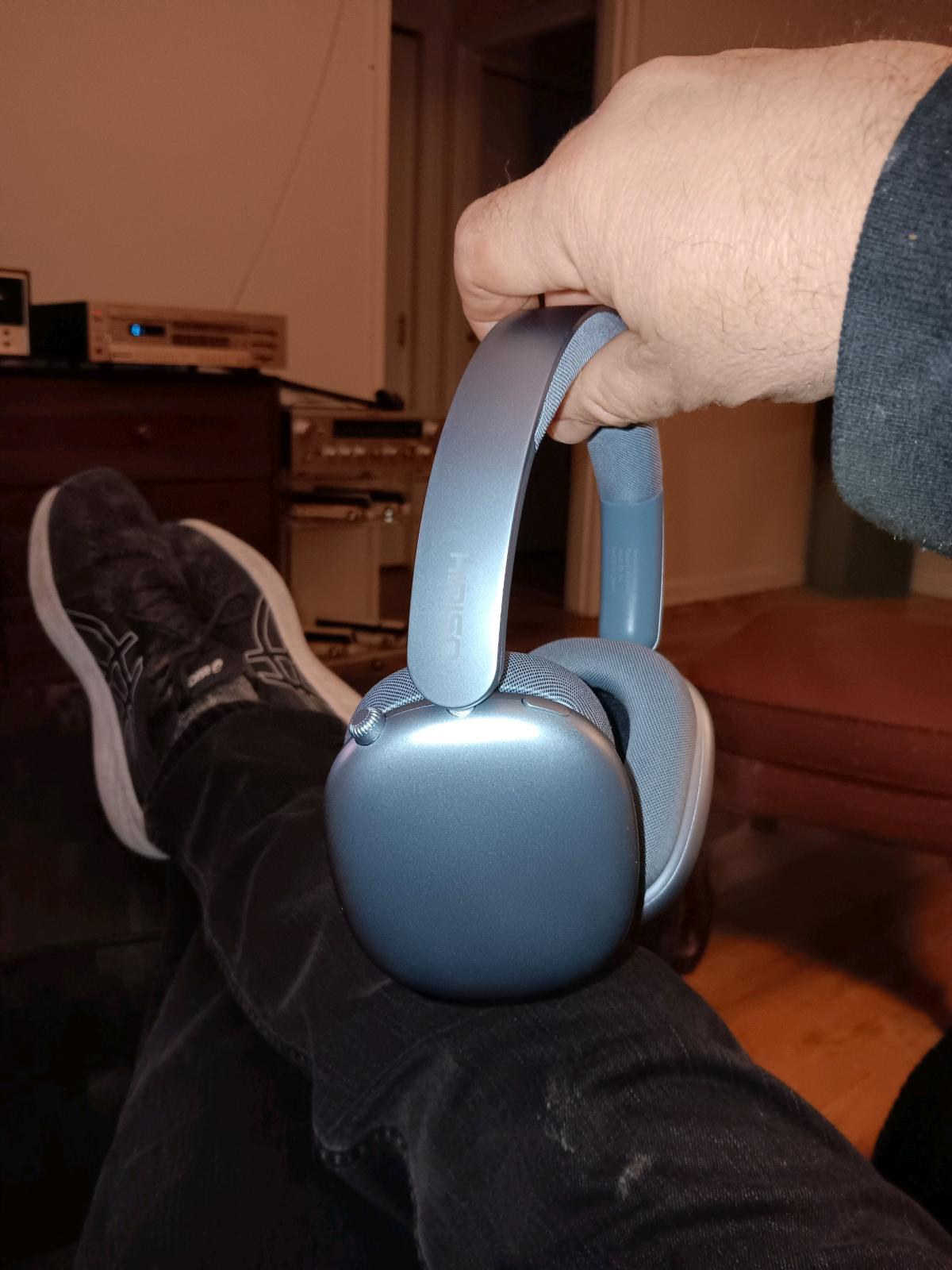Bluetooth headphones