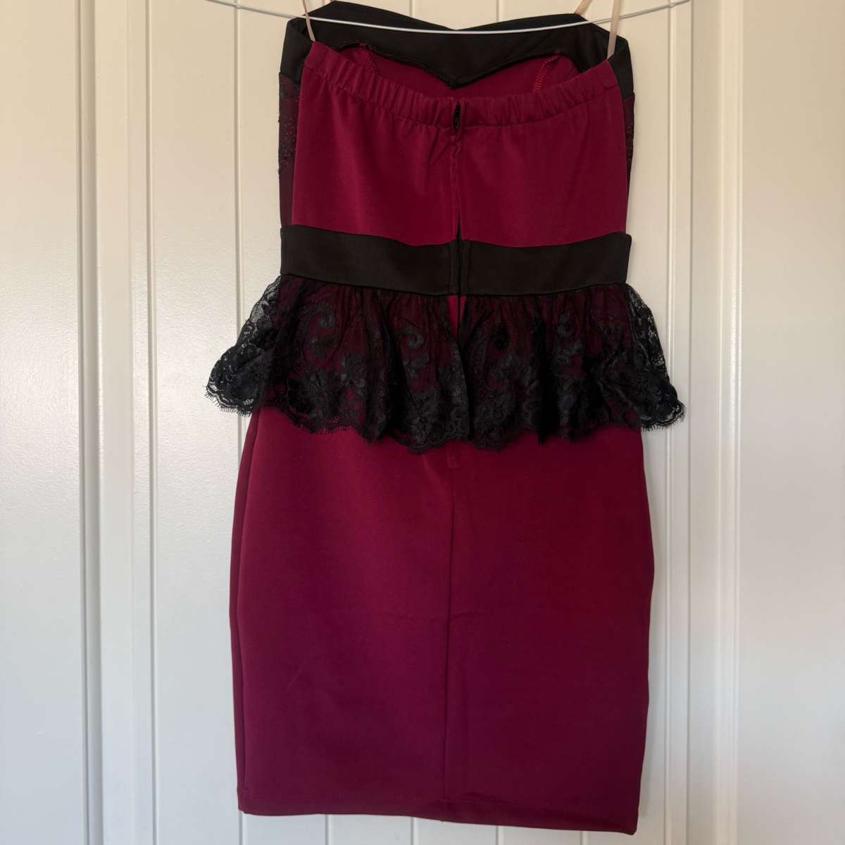 Elegant Strapless Burgundy Wine Red  Black Lace Peplum Cockt