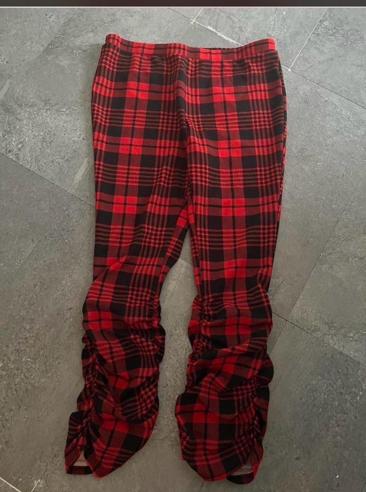 women red and black plaid pants
