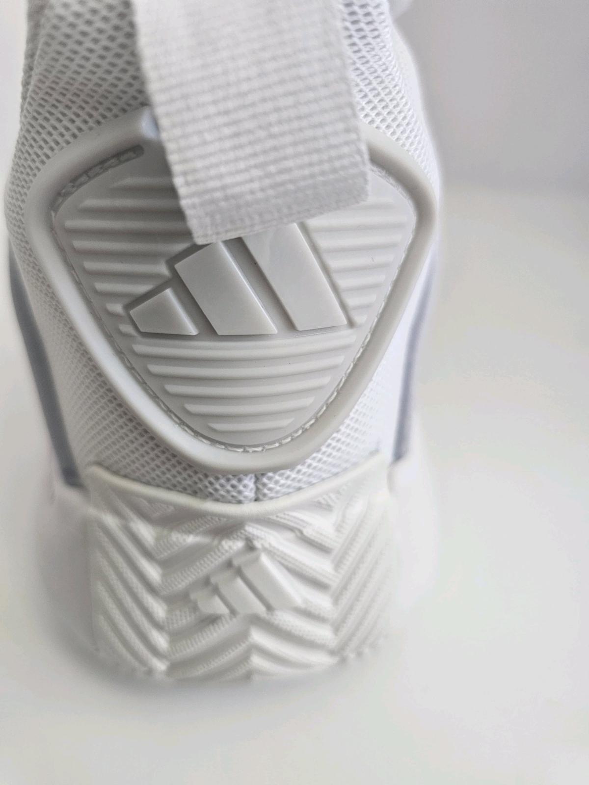 Mens Size 9 Adidas OwnTheGame