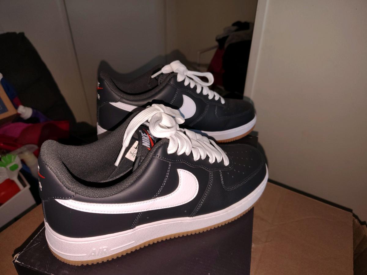 mens Nikes size 9