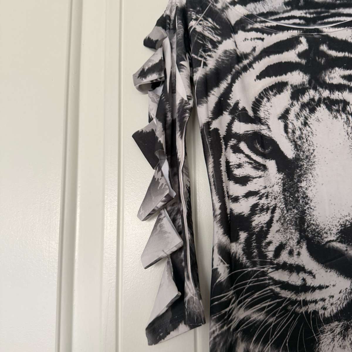 Black  White Tiger Print Bodycon Dress with Ladder CutOut Sl