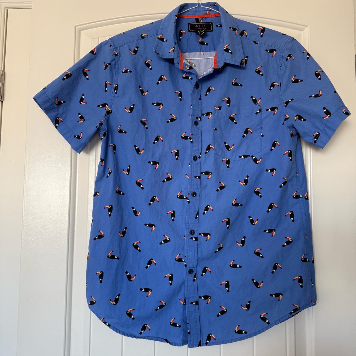 Tropical Toucan Print Short Sleeve ButtonDown Shirt  Mens L