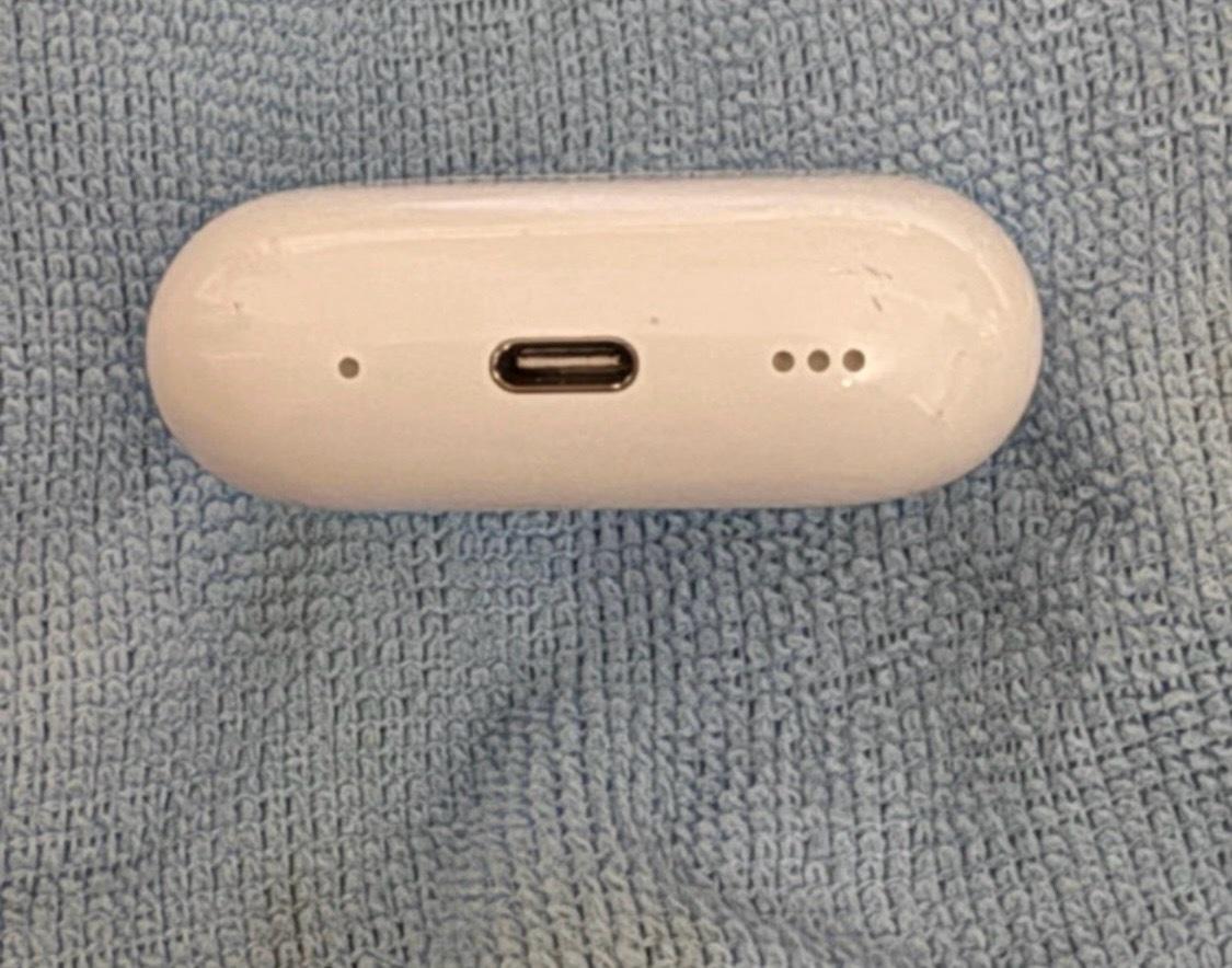 Apple AirPod Pros 2nd Gen w Type C