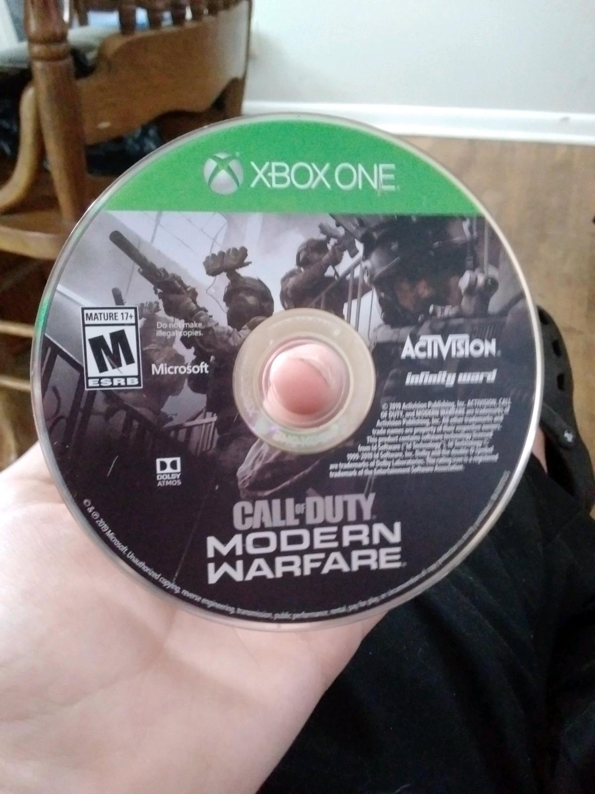 Xbox one modern warfare disc loose