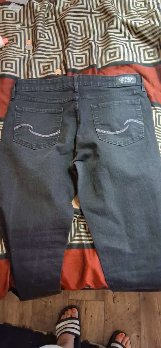 Womens Levis size 12
