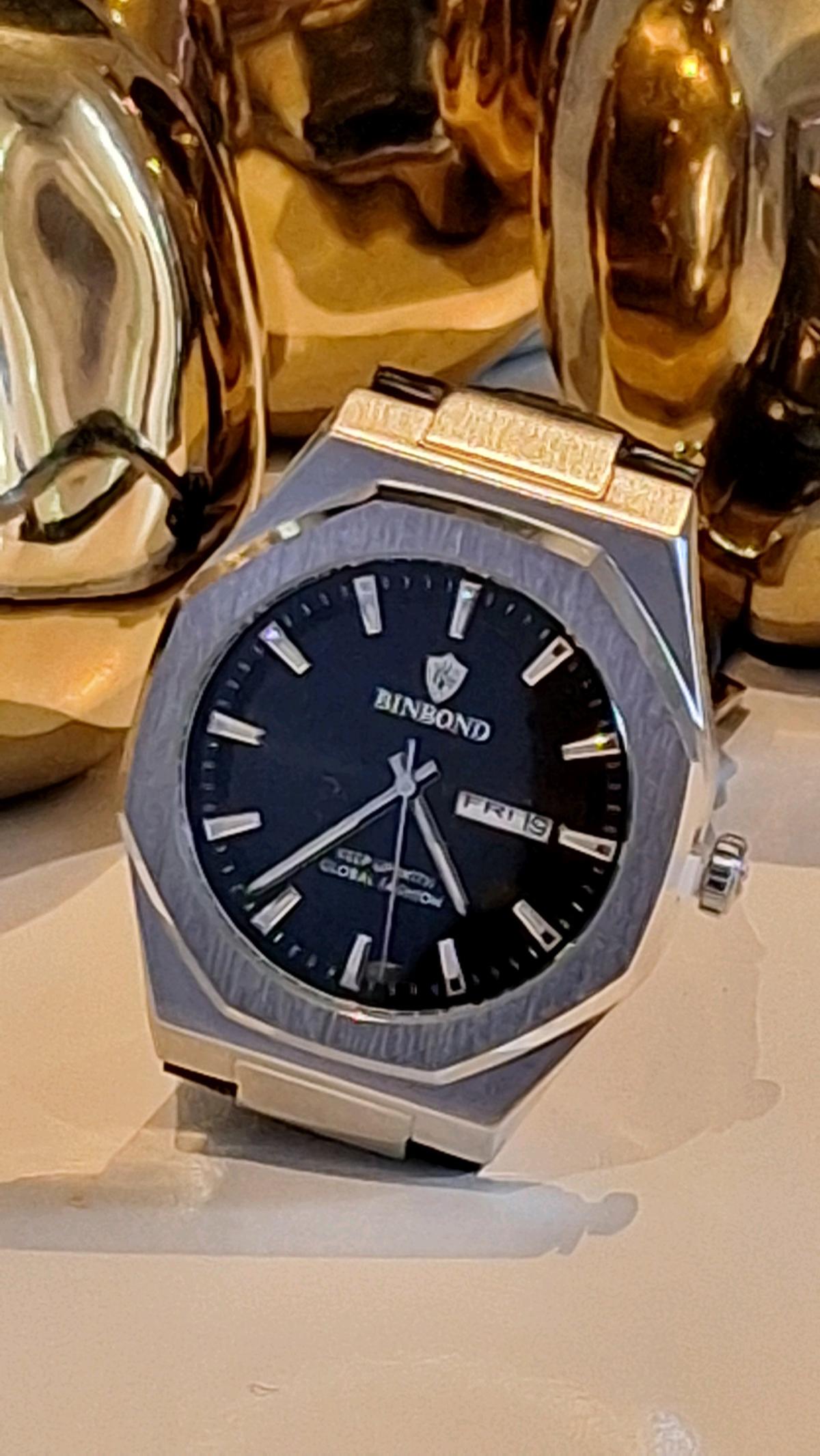 reloj de moda En Redwood City Pacific av