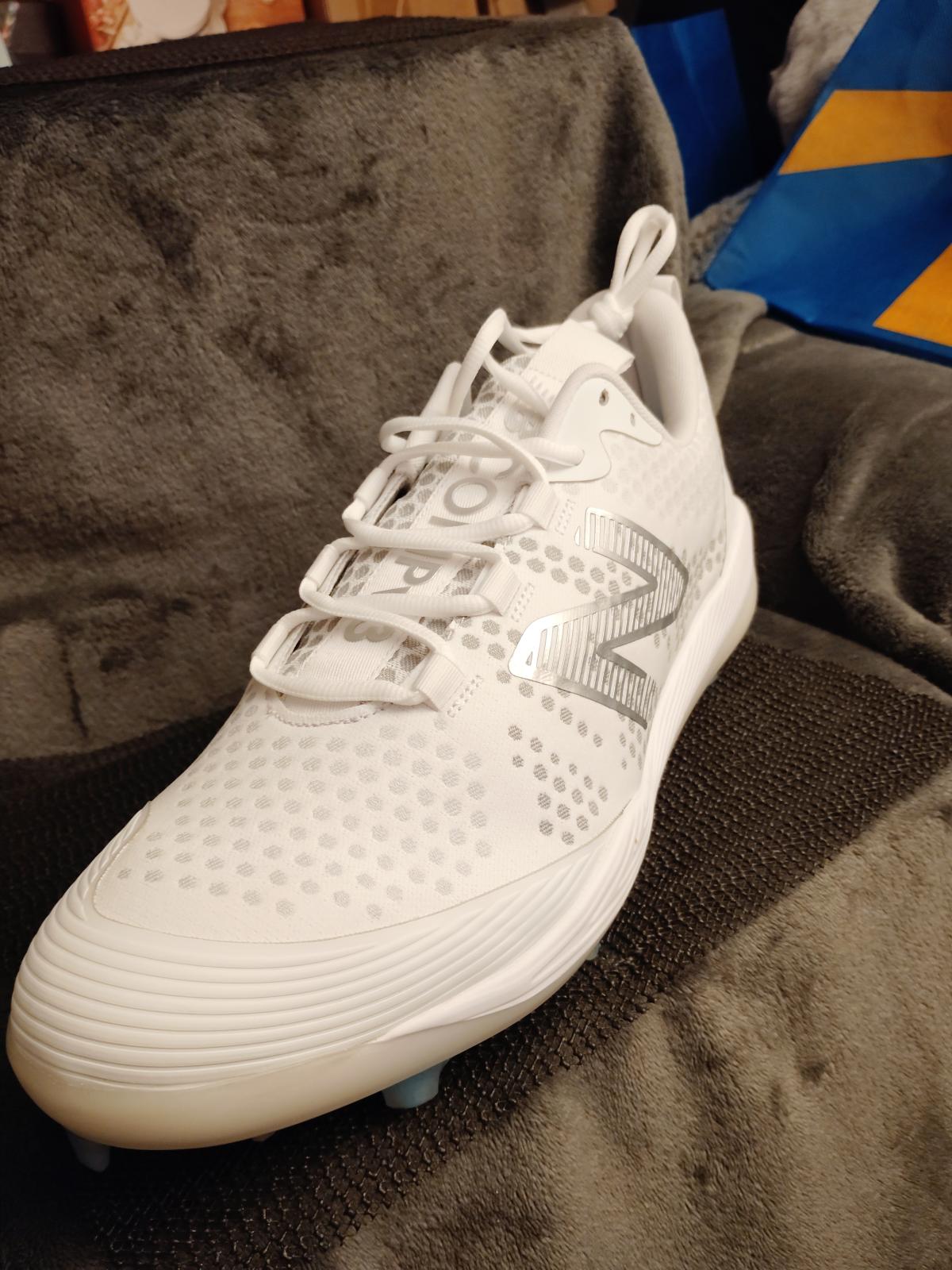 Men's New Balance Fuel Cell COMP v3 Baseball cleats 15 M US