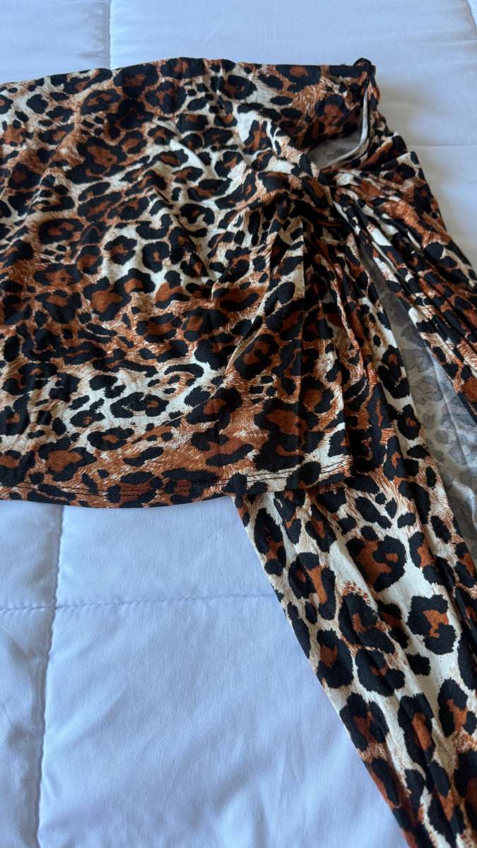 Brand New Windsor Leopard Print Asymmetrical Ruched Midi Ski