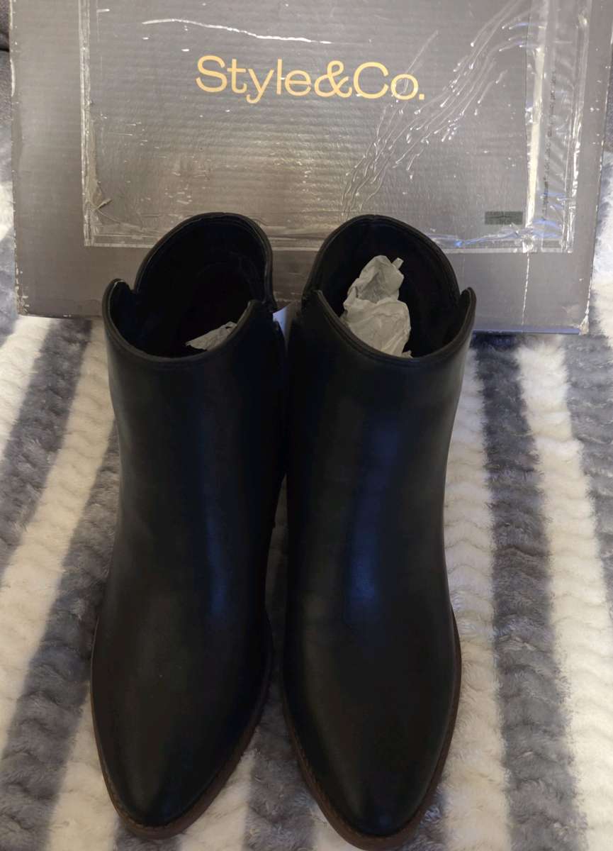 Style  Co Lainey Booties