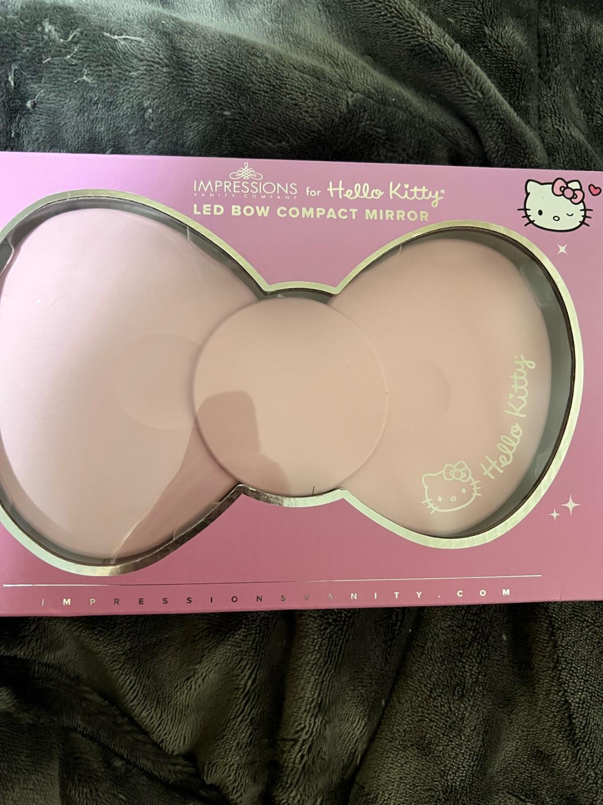hello kitty led bow mirror