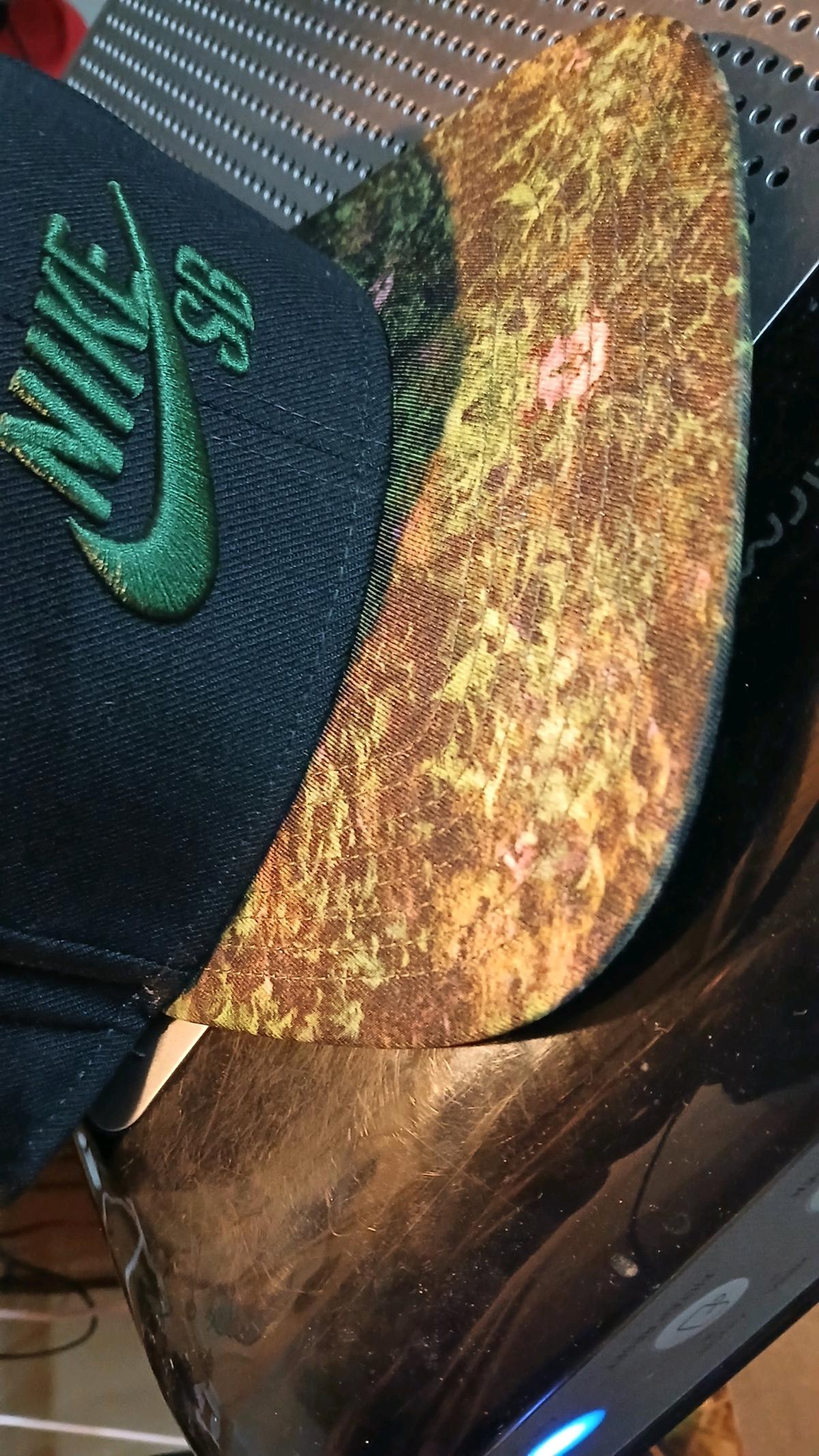 nike sb new unworn cannibis design mens cap