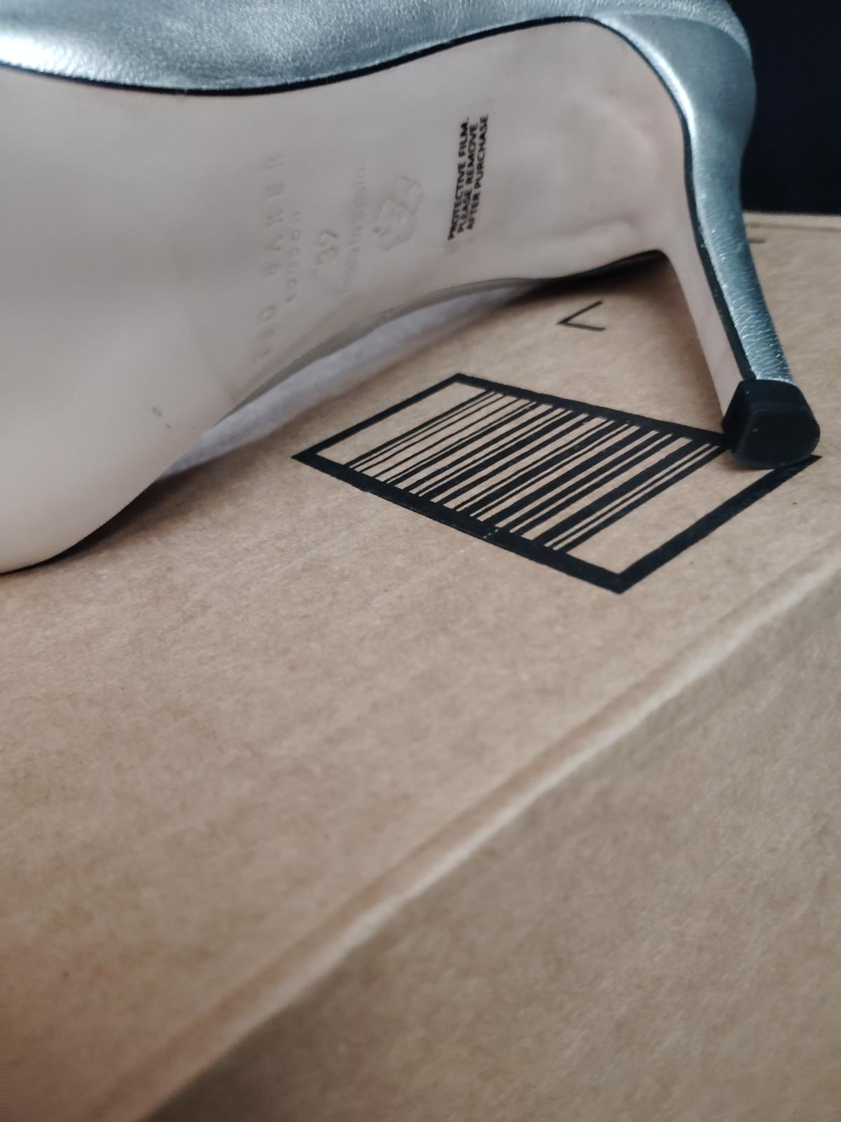 Ted Baker Women's Ryal Bow Court Pump silver size 8 to 8.5