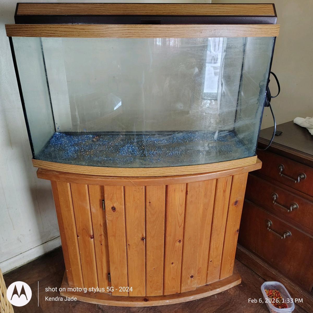 extremely large 5 ft fishtank never used