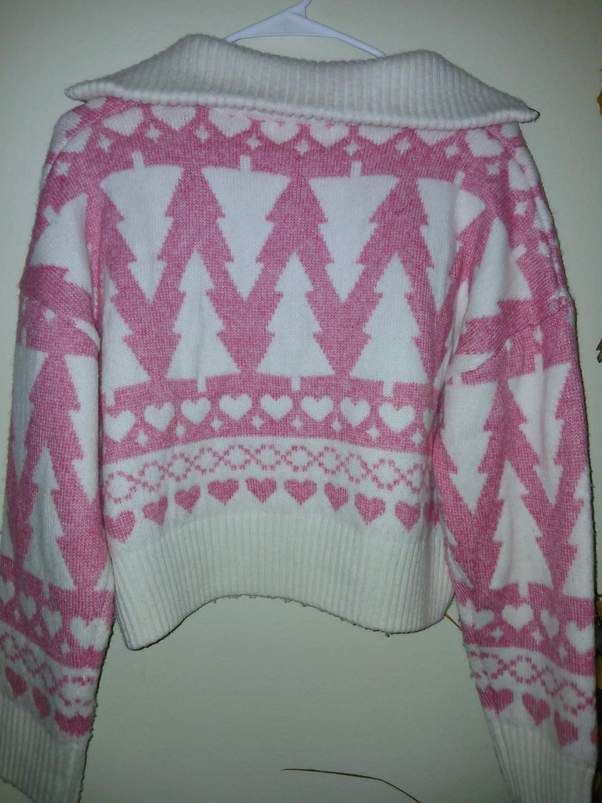 JESSICA SIMPSON  SWEATER