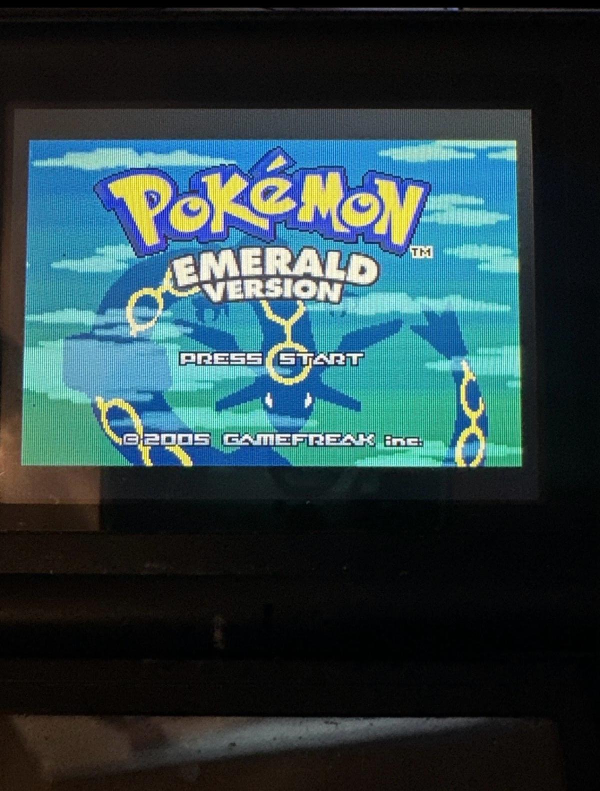 Game Boy Advance Pokemon Emerald Version