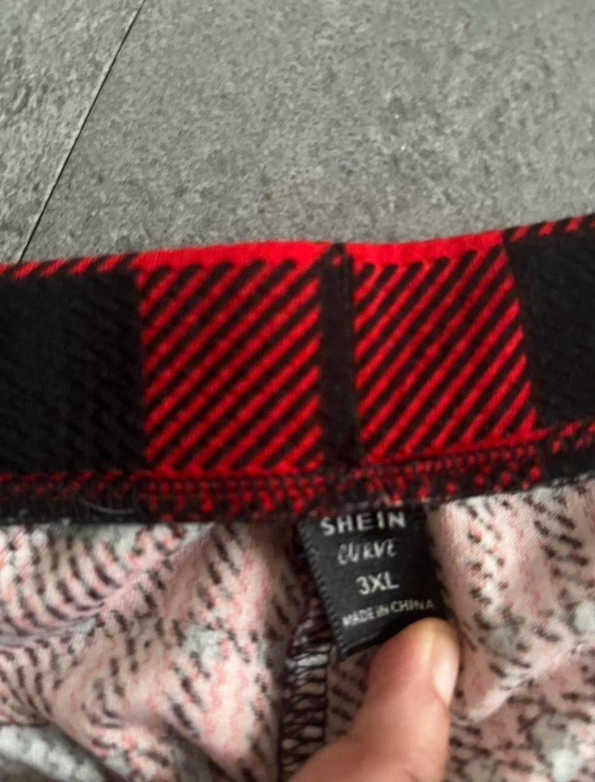 women red and black plaid pants