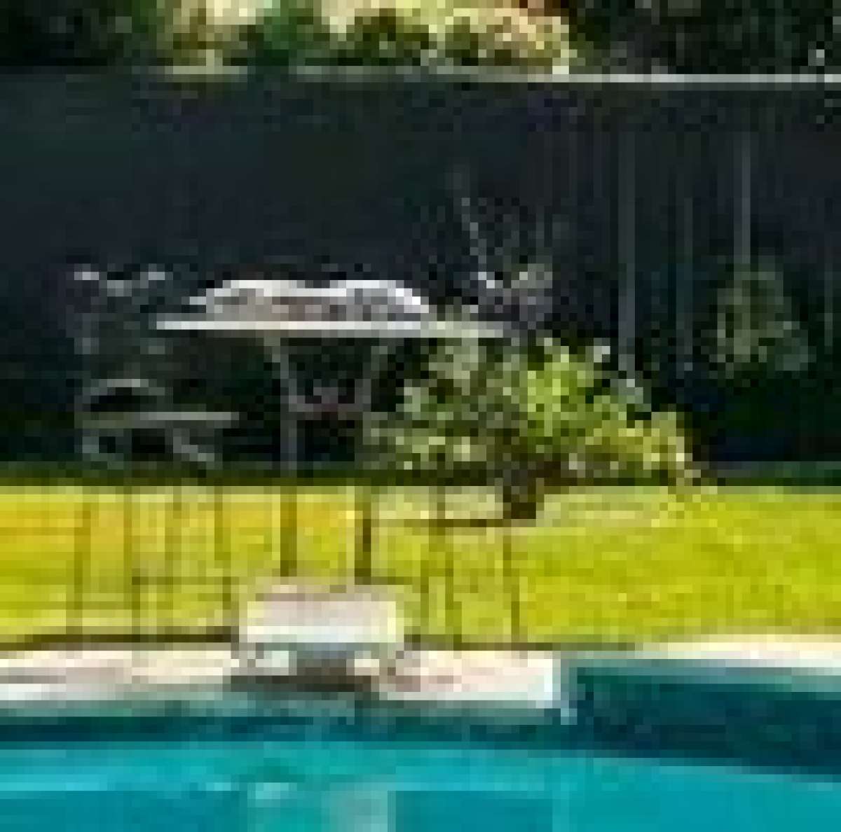 Tall patio chair and table