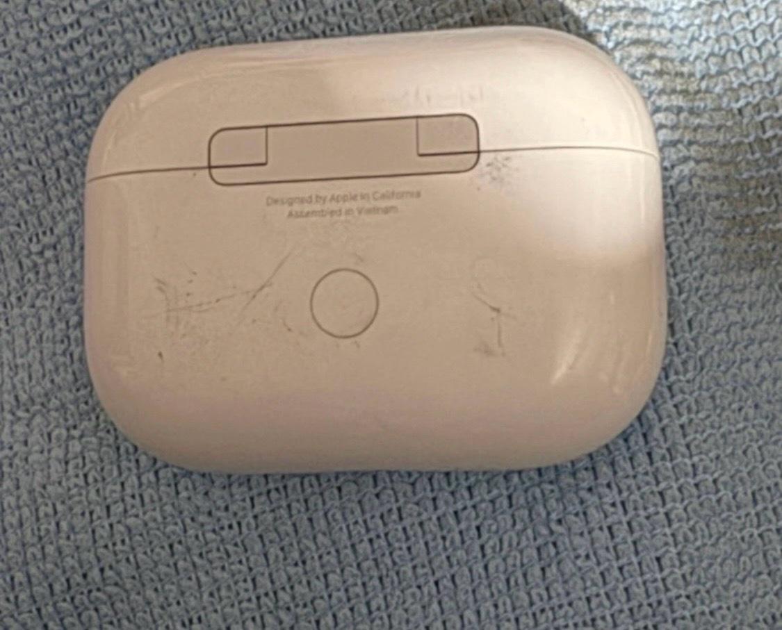 Apple AirPod Pros 2nd Gen w Type C