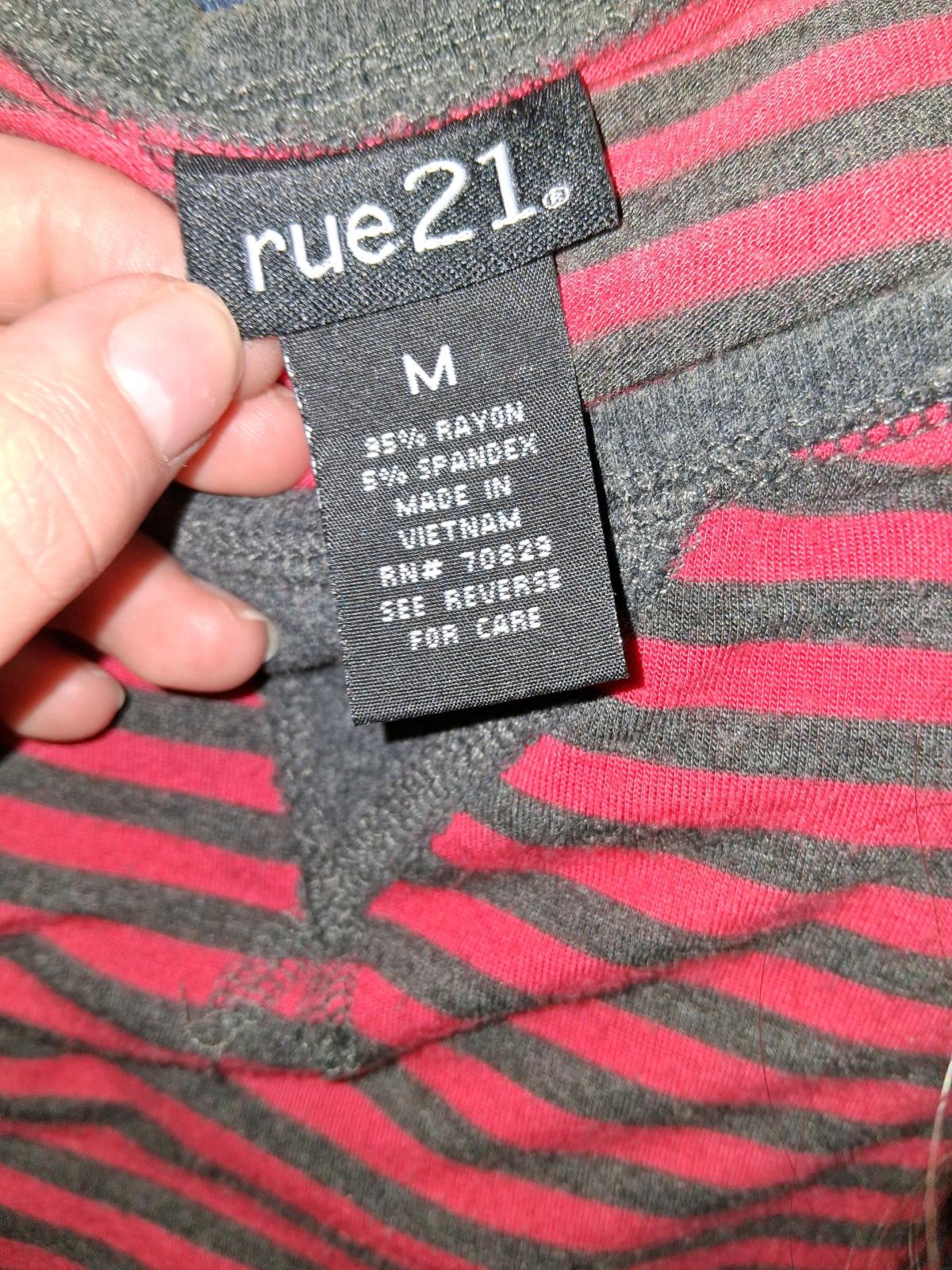 womens rue 21 red and black long sleeve shirt