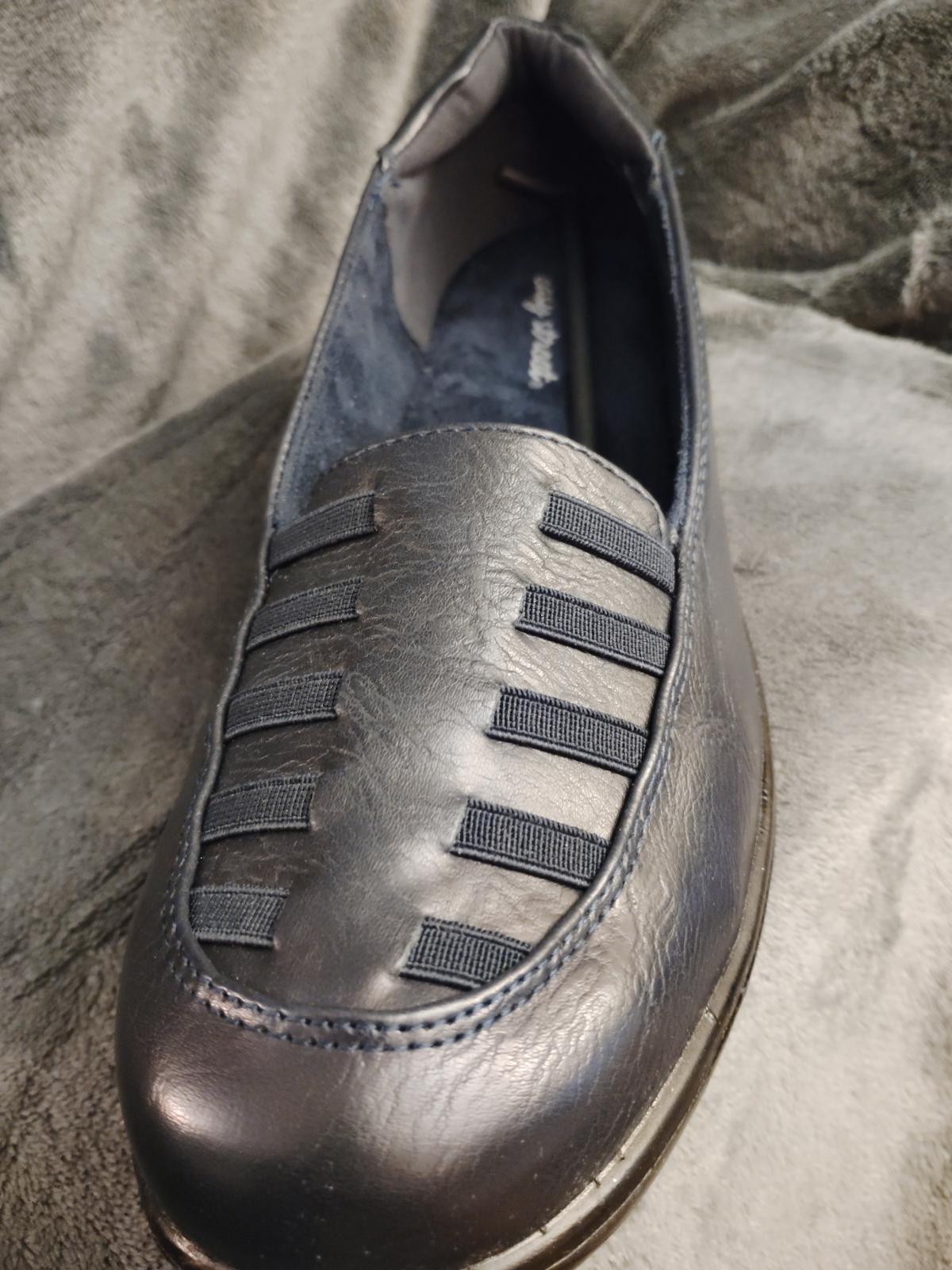 Easy street Woman's Genesis flat size 10 W /Navy Blue