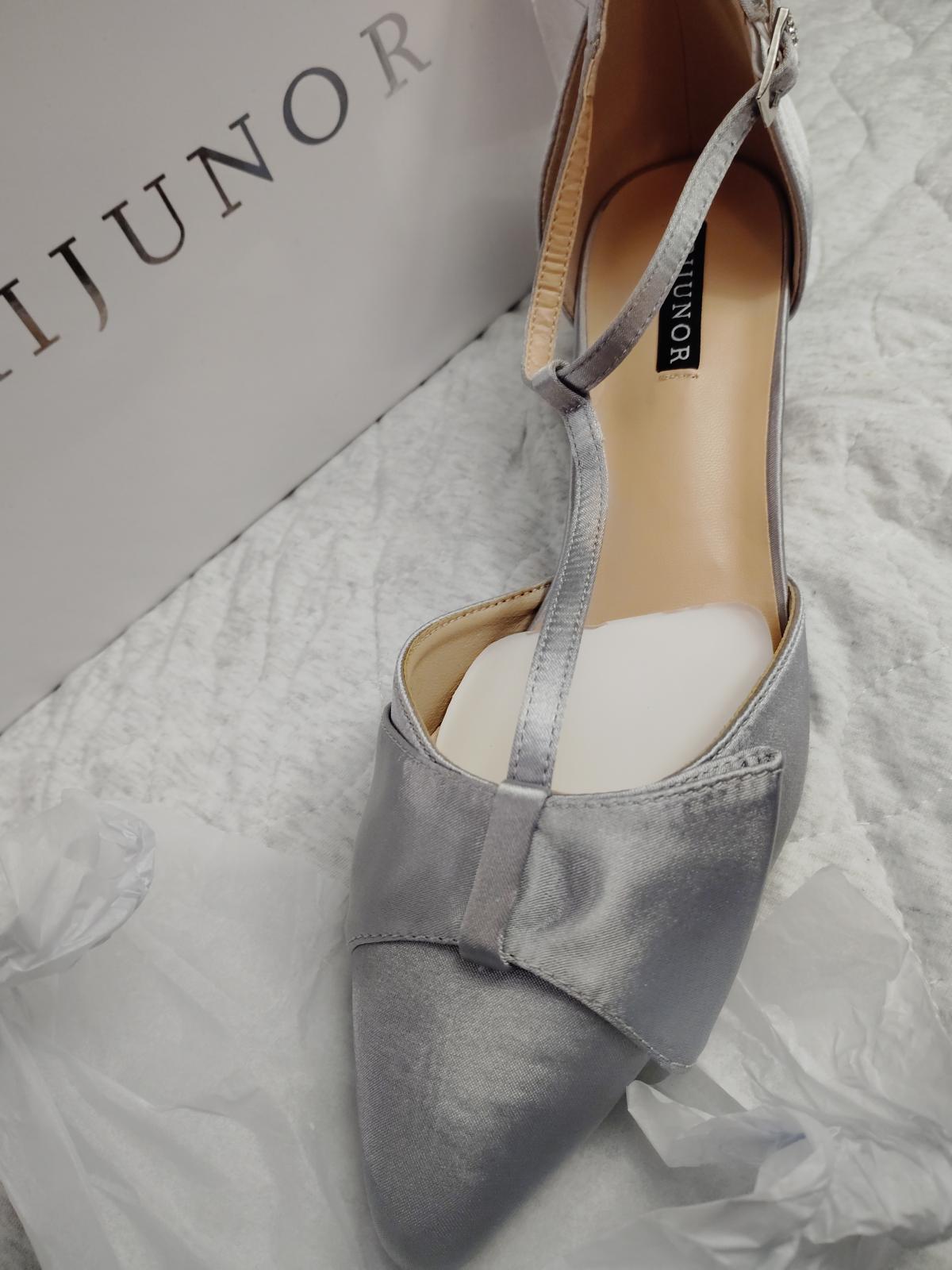 ERIJUNOR E0079 Bow Shoes Comfortable Chunky Low Heels Wedding Satin Shoes Silver Size 9