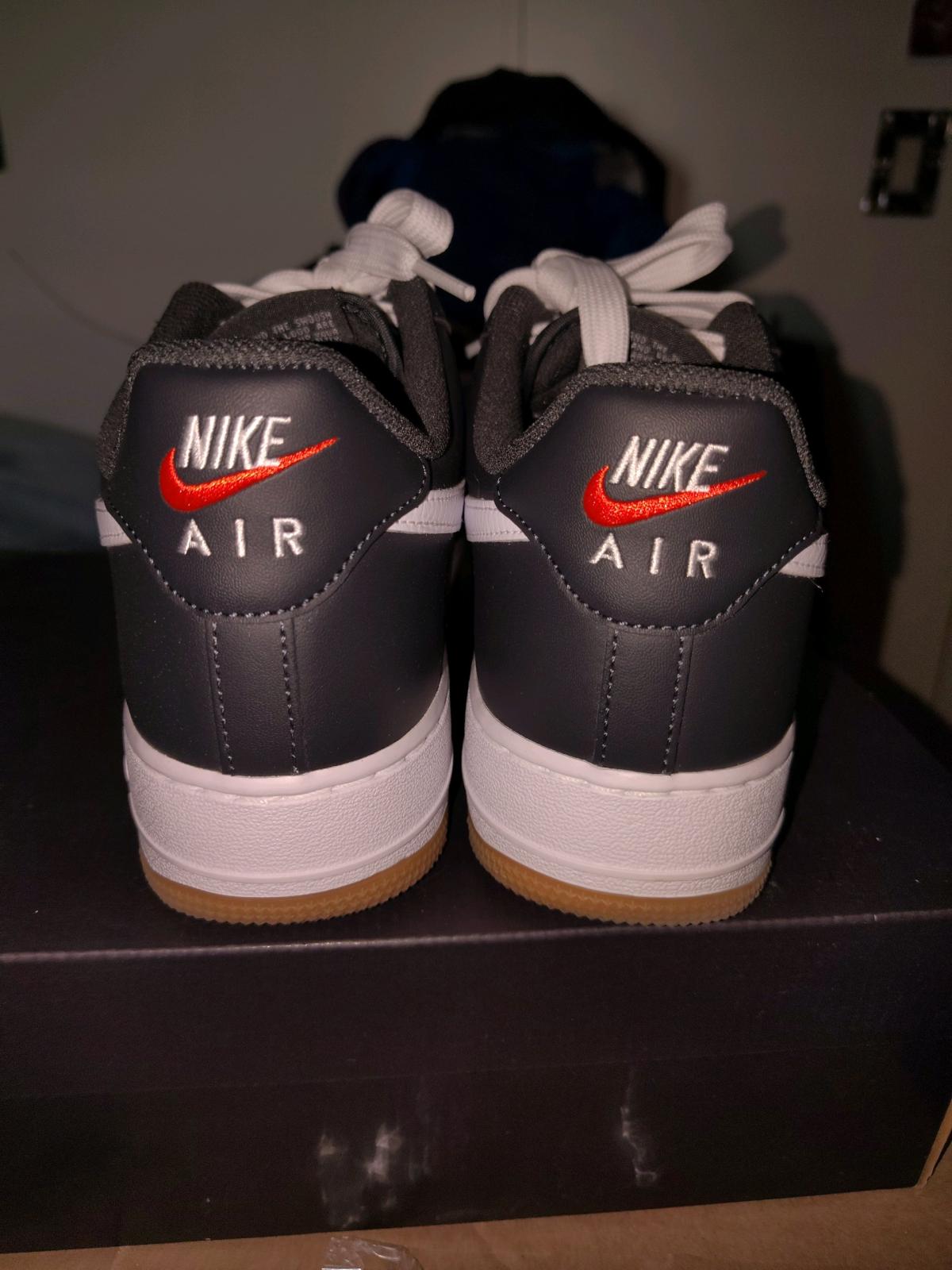 mens Nikes size 9