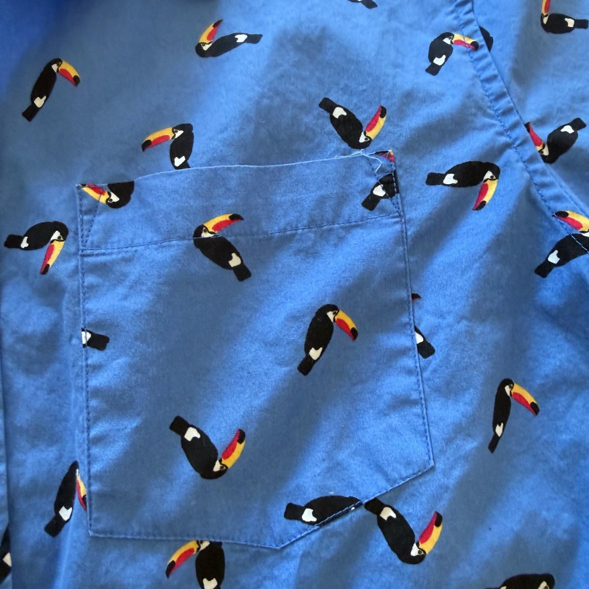Tropical Toucan Print Short Sleeve ButtonDown Shirt  Mens L