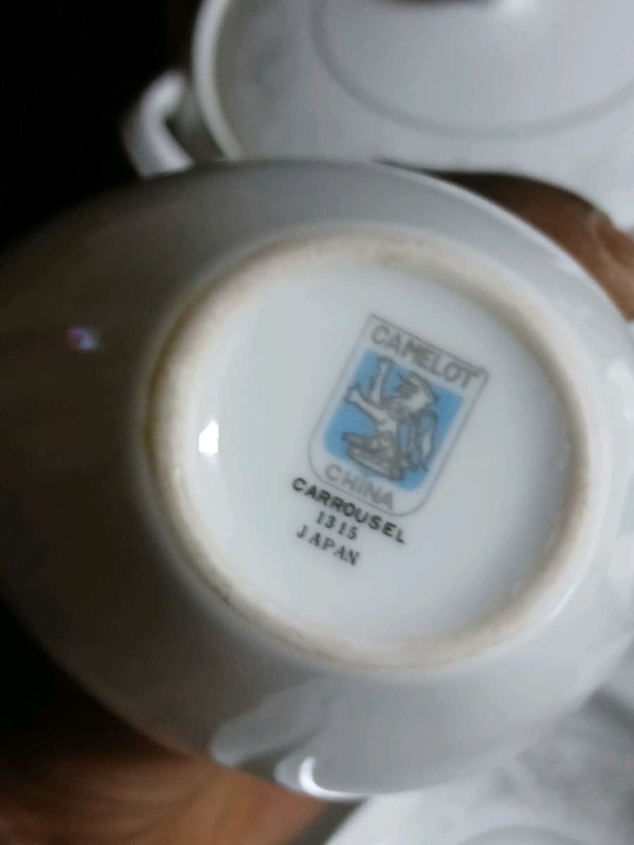 Camelot China Carousel 1315 is a twentyfourpi2307 Camelot Ca