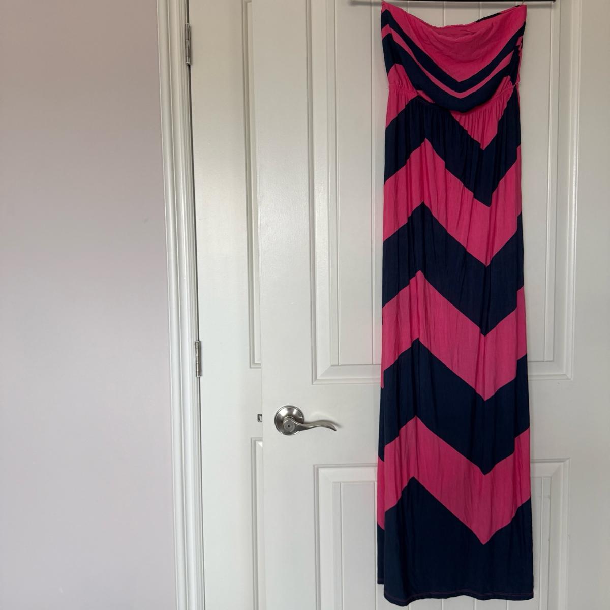 Bold Pink  Navy Chevron Strapless Maxi DressSize Small Eyeca