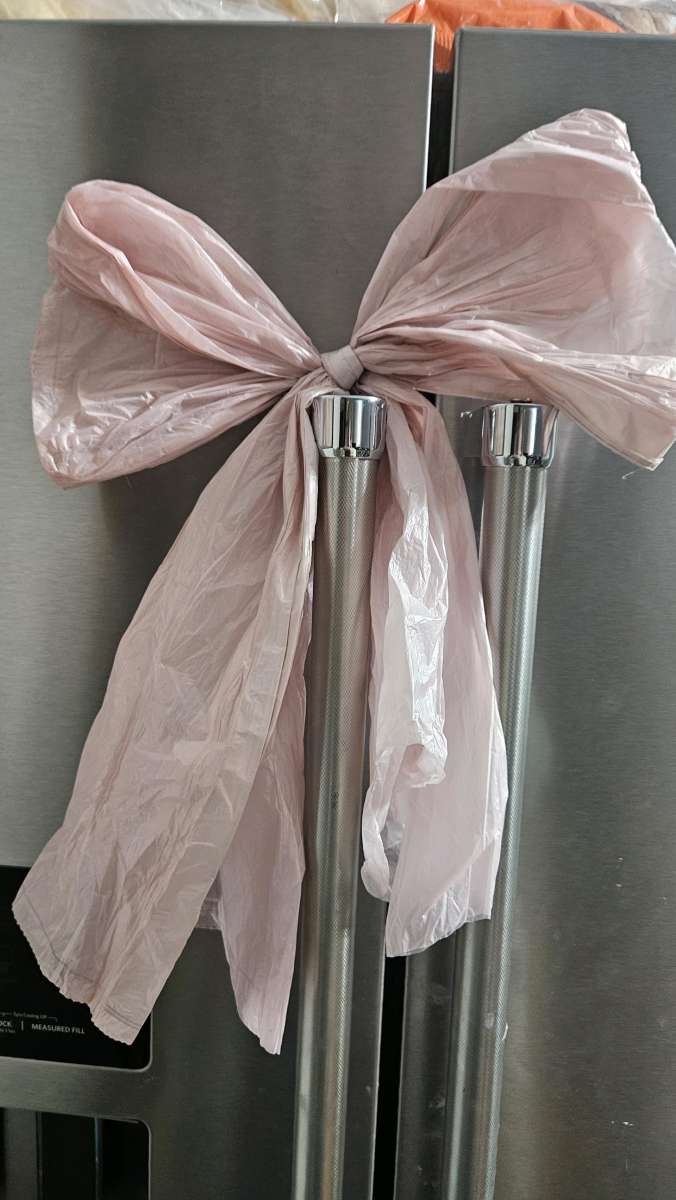 giant bows valentines themed