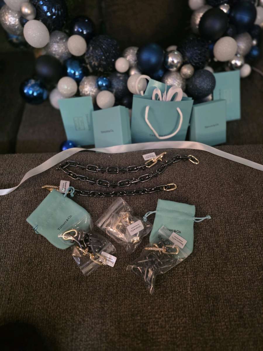 Pharrell x Tiffany Valentines Day Present Hole Set or sep