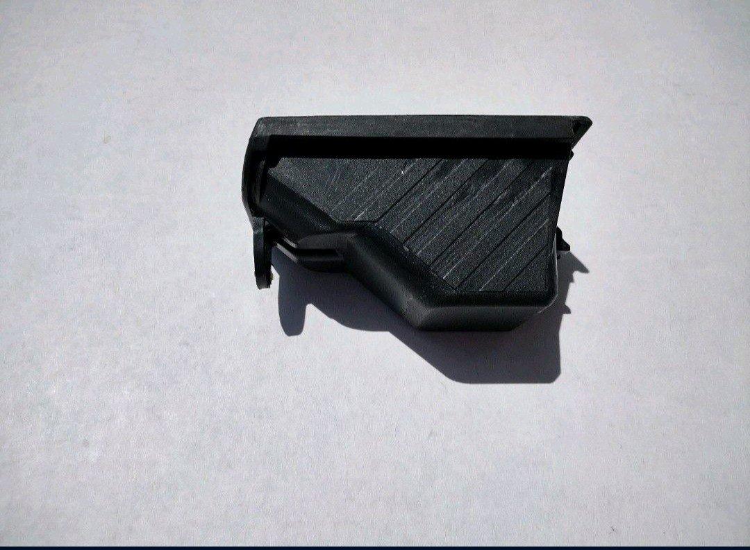 2006  Dodge Ram 1500 Cup Holder Ash Tray Insert B