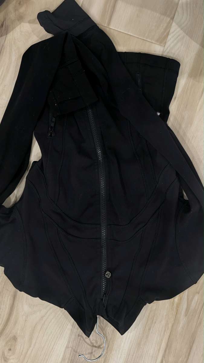 black Lululemon