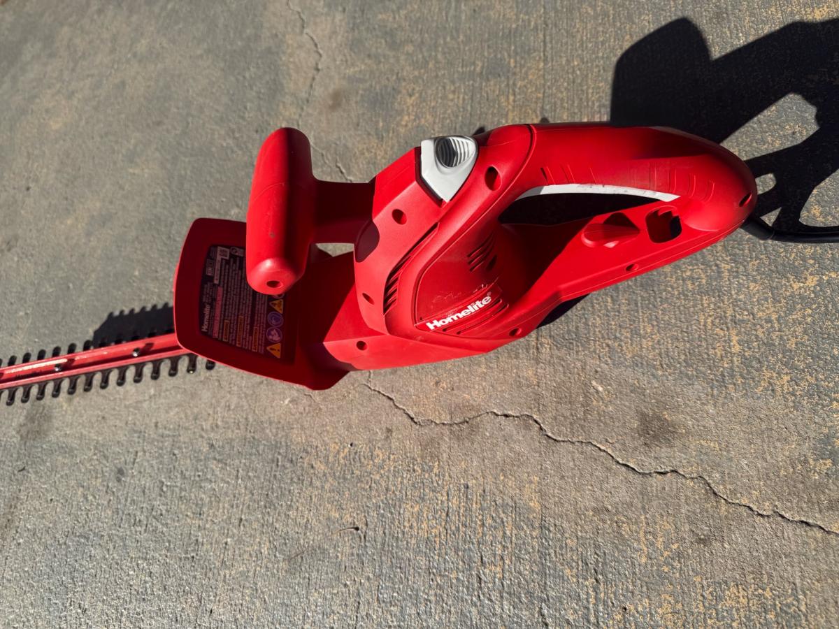 Homelite 17inch hedger