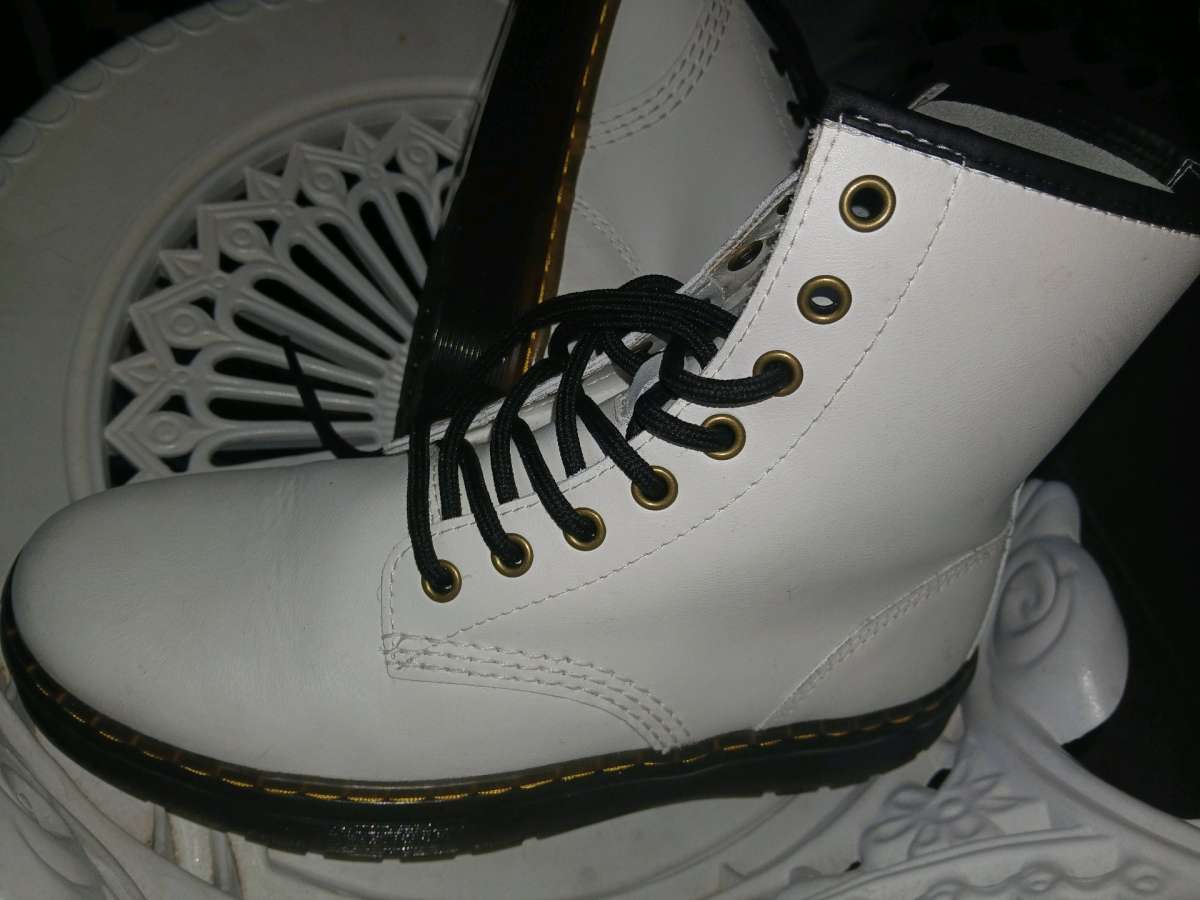 docmartin size 8 womans