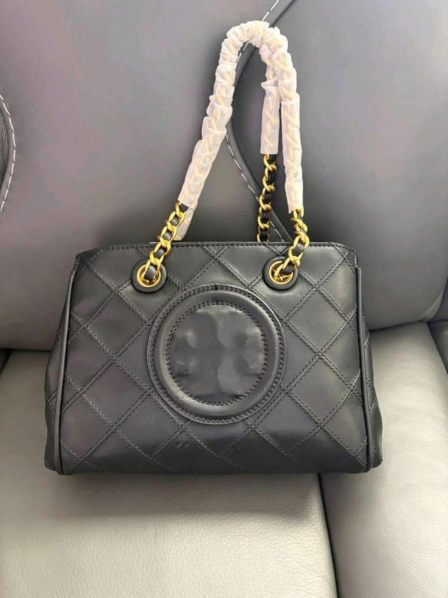 Black Quilted Chain Handle Handbag  Gold Hardware  Elegant