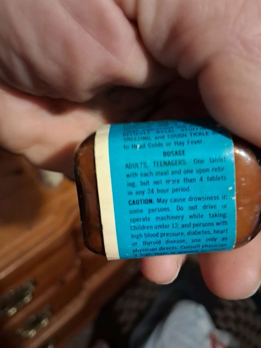 quarterlets caffeine pulls 1940s or 50s all pills in bottle