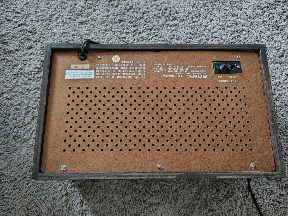 vintage old school radio