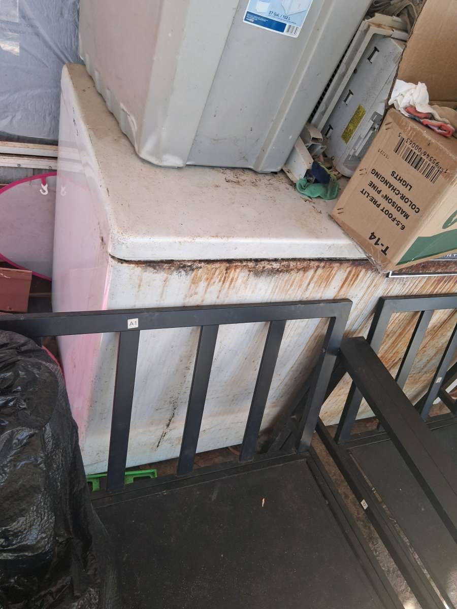 used freezerhotpoint 20 cubic infreezer 6ft