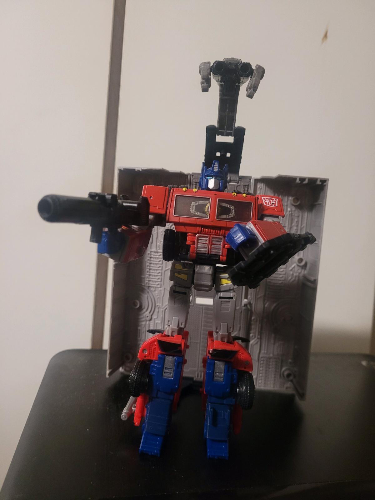 transformers volvo optimus prime