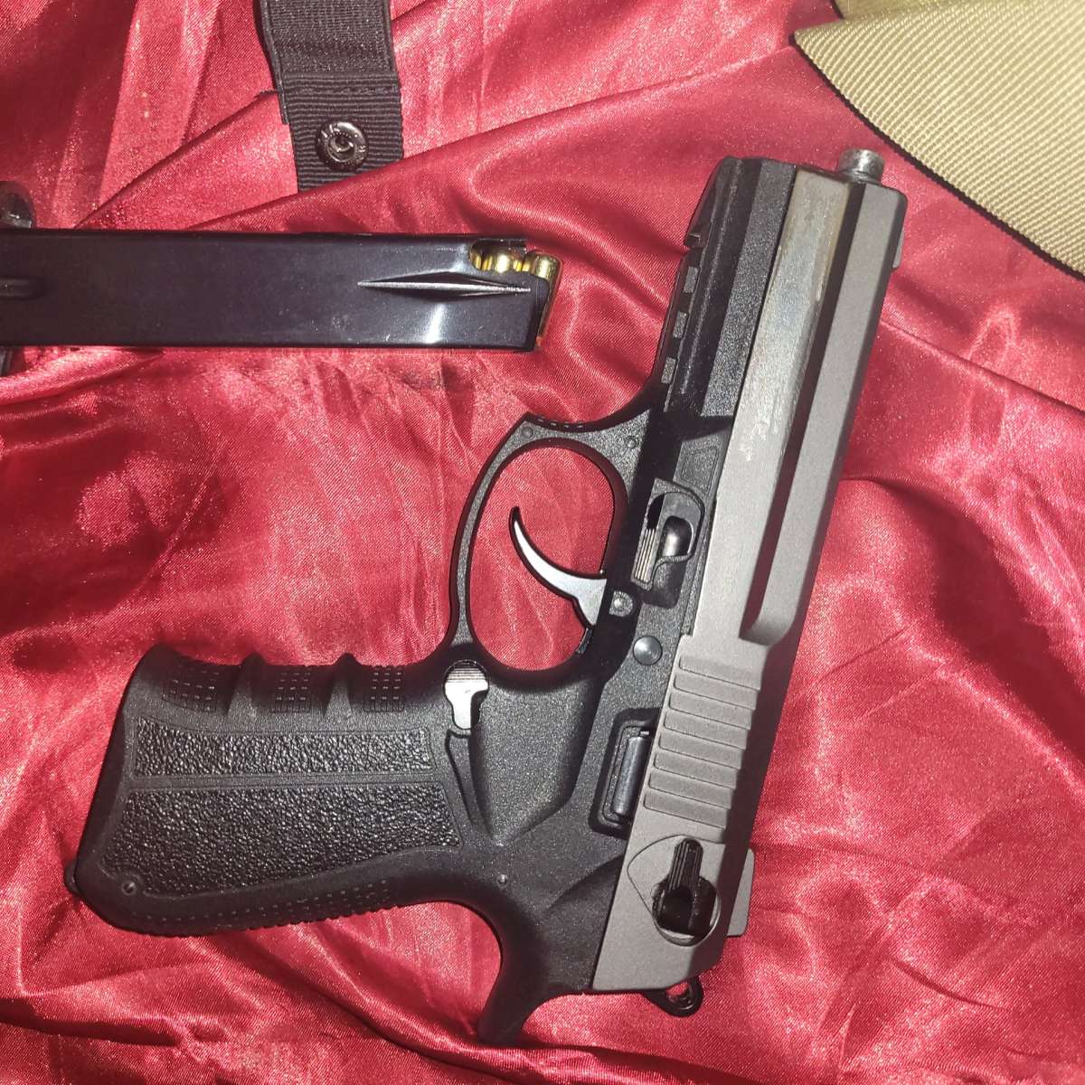 nine m m 17 and 1 blank gun