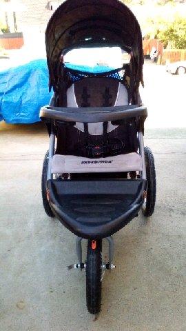 Baby trend expedition jogging stroller