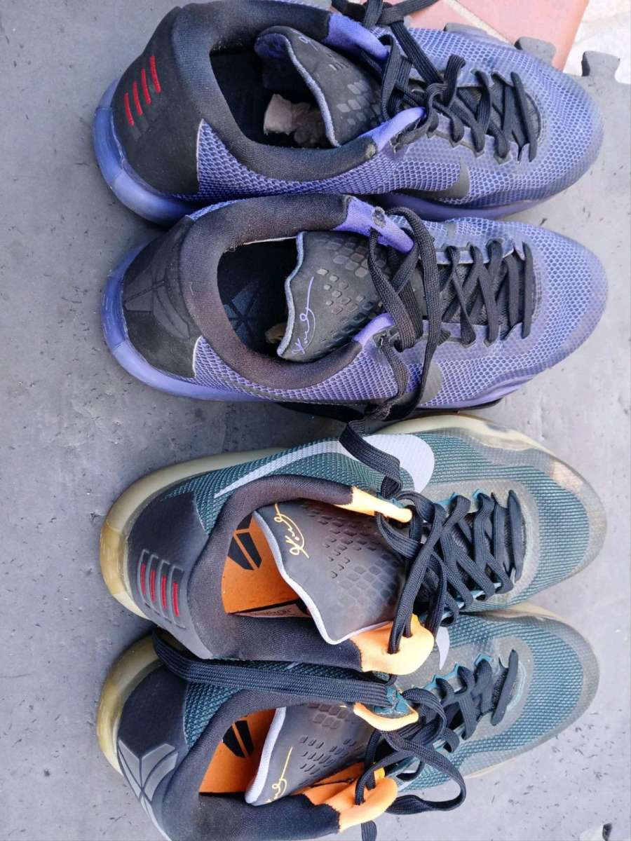 2 pairs of Nike kobe basketball shoes