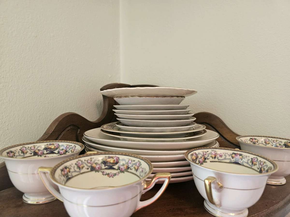 8 vintage Thomas bavaria briarcliff teacups