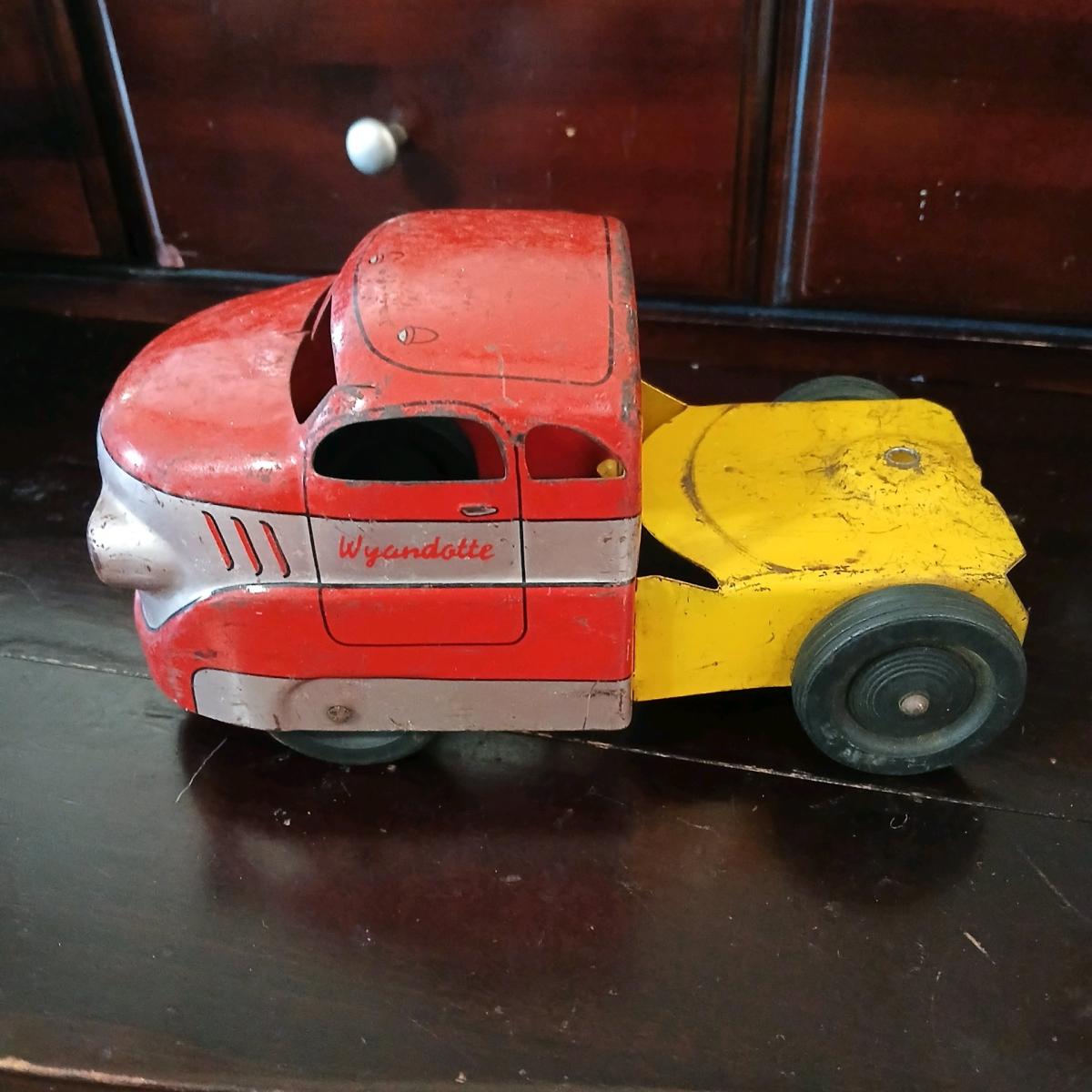 1930s Waynedott Streamline truck