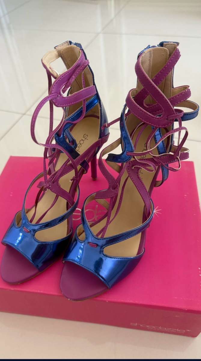 ShoeDazzle Metallic Blue  Fuchsia Strappy Heels Size 65  Wor