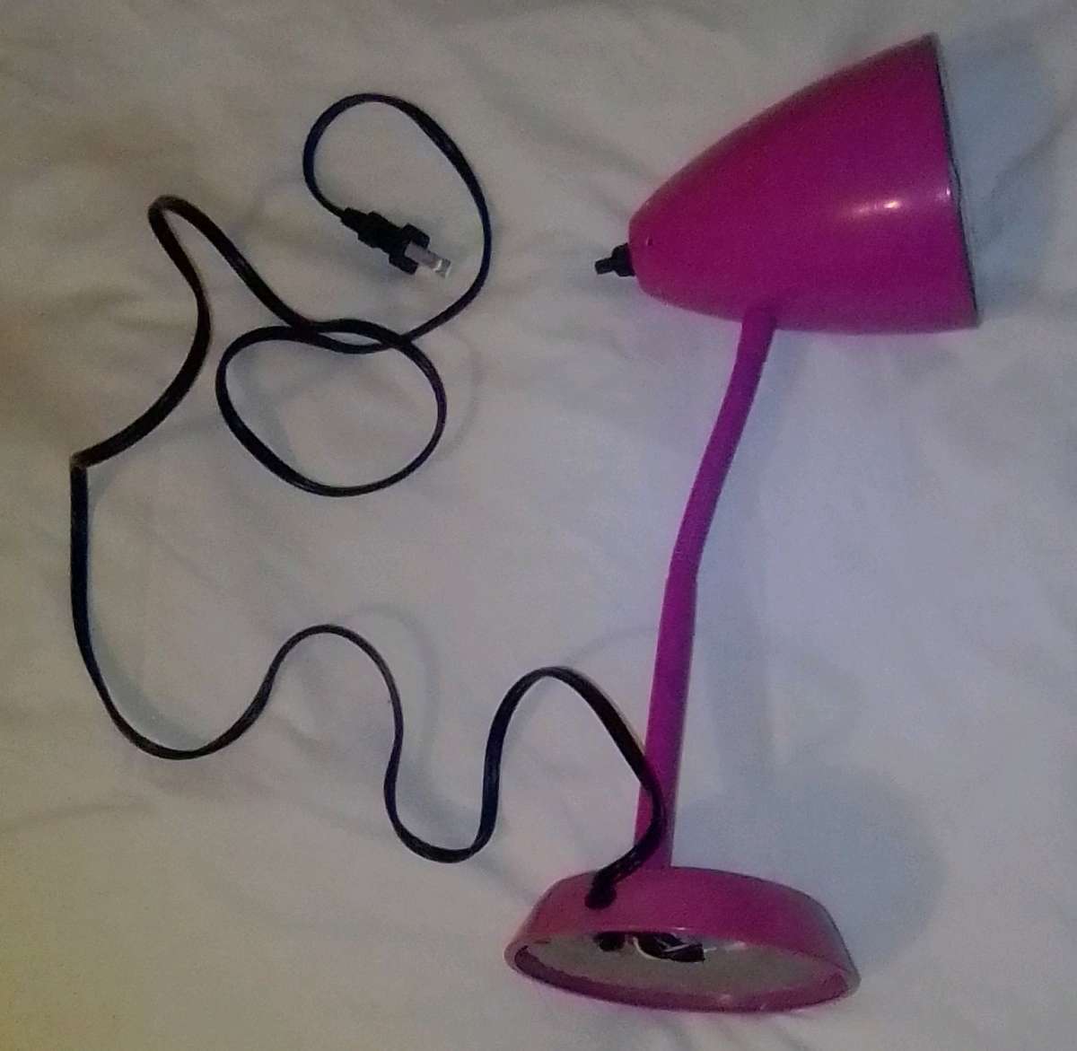 hot pink metal desk lamp that adjustable